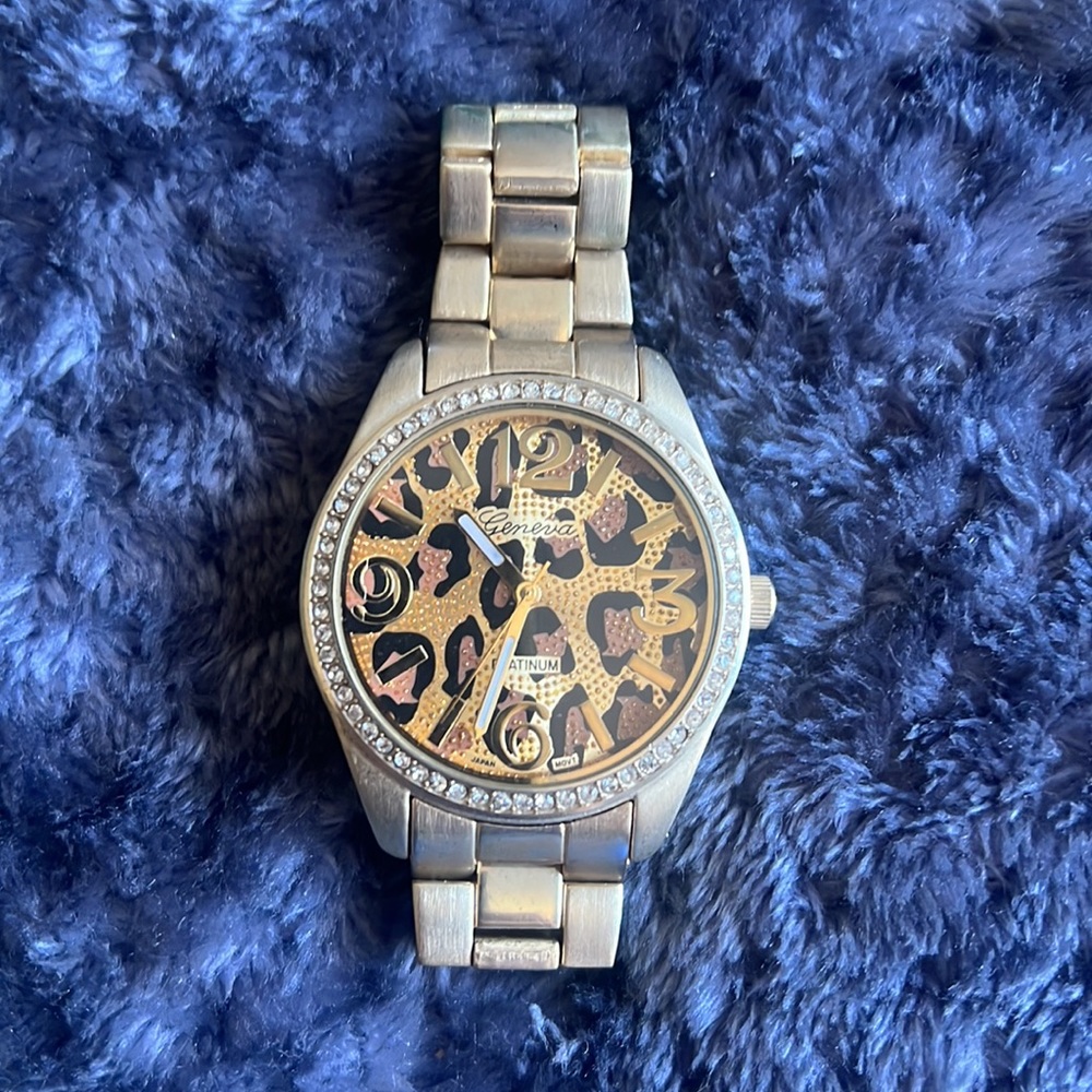 Watch - Picture 2 of 3